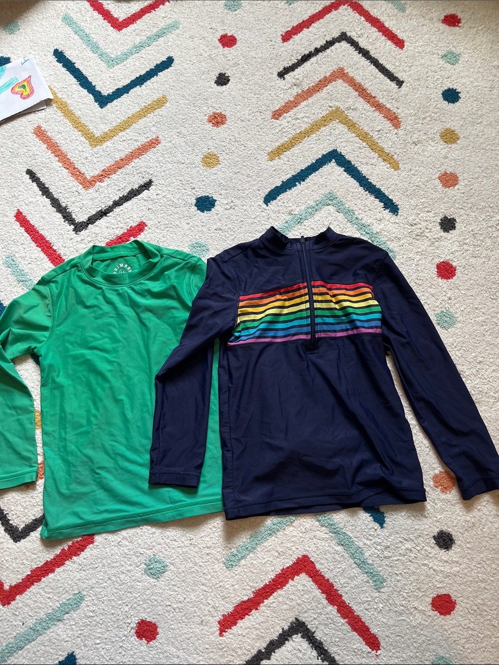 Bundle of 2 rashguards 4-5